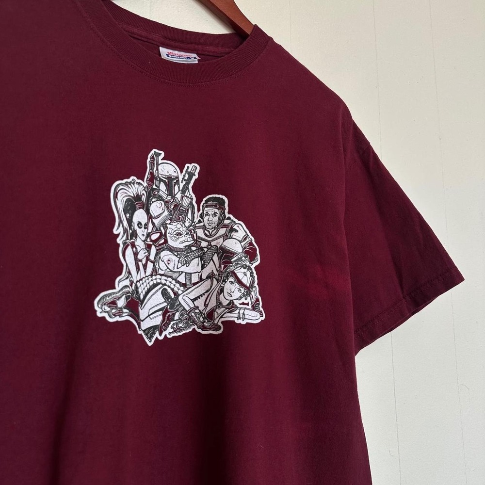 Vintage 2000s Hanes Graphic T-Shirt Size L Maroon Star Wars Characters